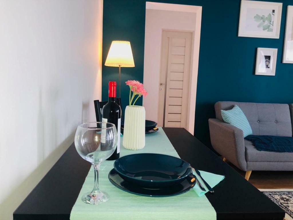 Modern & Elegant Apart